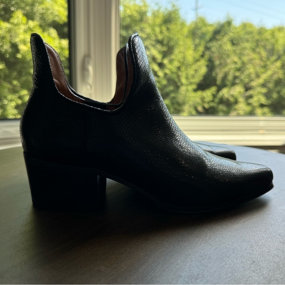 Franco Sarto Black Leather Ashbury Heeled Booties -‎ Ladies Size 7 - EUC - Picture 3 of 8